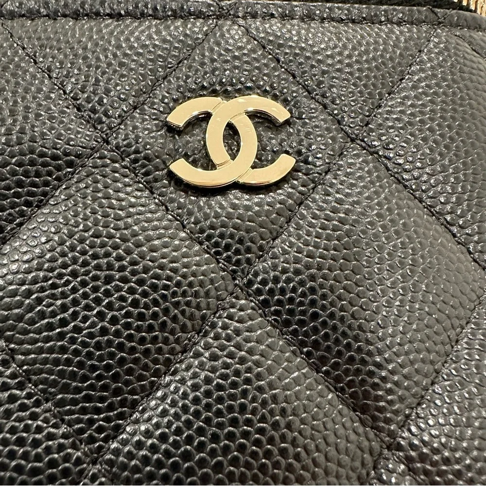 Chanel Caviar Square Mini Vanity Case with Chain - Picture 3 of 15